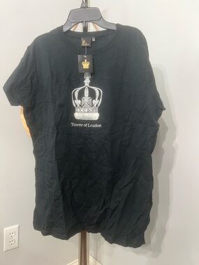 NWT Tower of London Women's Black Crown Graphic Tee